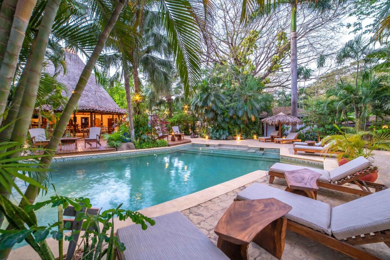 Hotel Pasatiempo Tamarindo Exterior foto