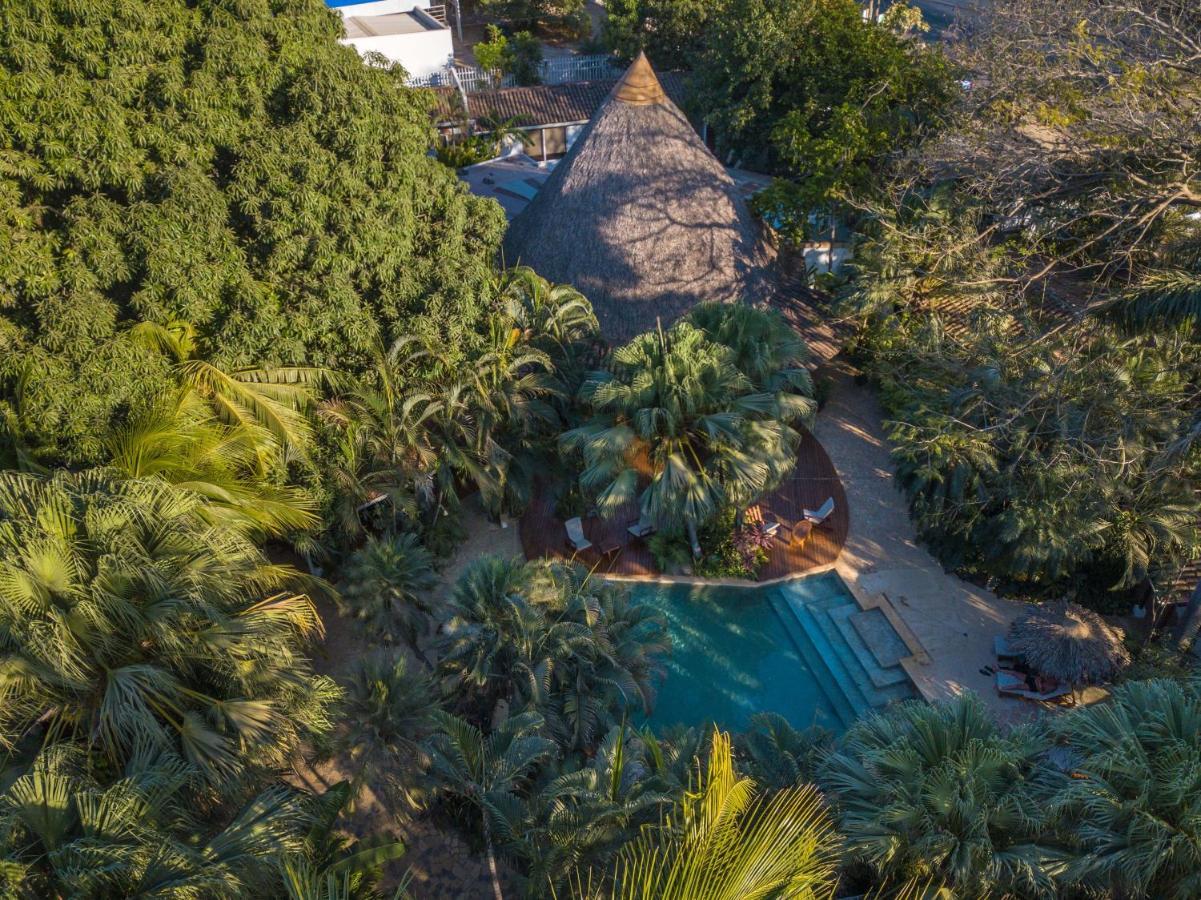 Hotel Pasatiempo Tamarindo Exterior foto